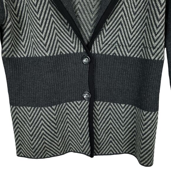 Saks Fifth Avenue Women's Cardigan Sweater Sz Medium 100% Super Fine Merino Wool - Picture 3 of 9